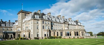 Spacious 3BR Apartment w/ Balcony & Stunning Garden + Mountain Views!