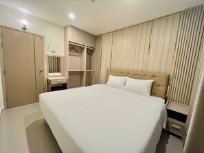 Free WiFi, bed sheets - DF Hotel Pattaya (Pattaya)