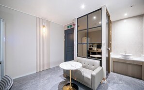 Deluxe Double Room | Desk, free WiFi, bed sheets - Brown Dot Hotel Pyeongtaek Godeok (Pyeongtaek)
