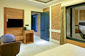 Superior Room | Desk, iron/ironing board, free WiFi - Homestay By cafe9 (Amritsar)