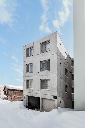 Exterior - RT2 103 (Sapporo)