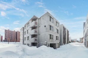 Exterior - RT2 103 (Sapporo)