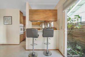 Kühlschrank, Ofen, Herdplatte, Geschirrspüler