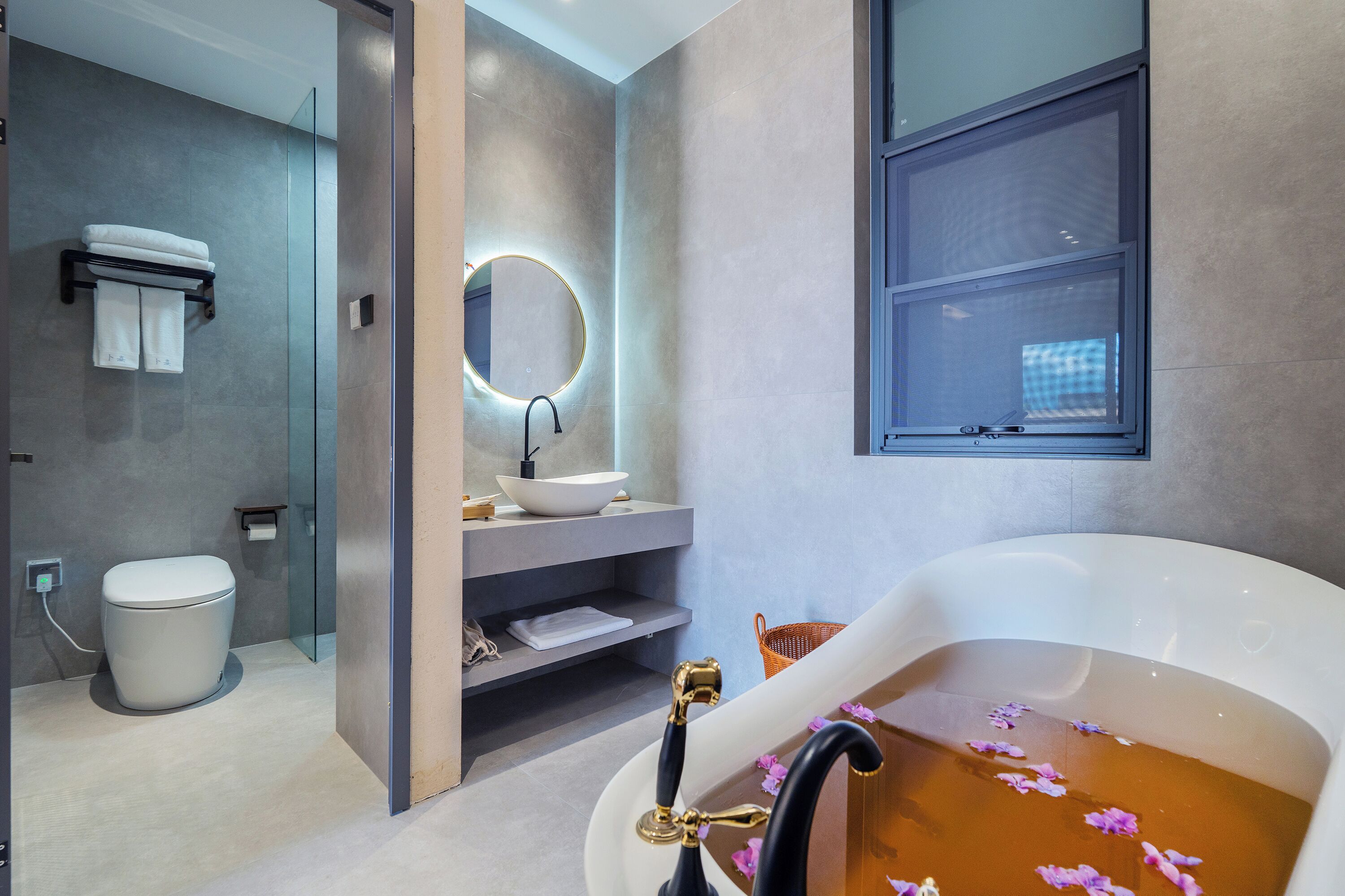 Comfort-Doppelzimmer, Gartenblick | Badezimmer | Kostenlose Toilettenartikel, Haartrockner, Hausschuhe, Handtücher