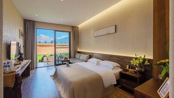 Habitación Confort doble, vistas al jardín | Cortinas opacas, sistema de insonorización, wifi gratis y ropa de cama