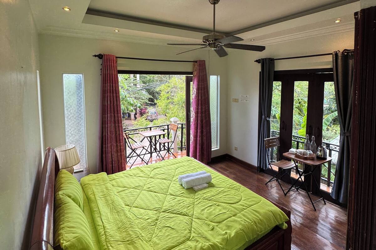 Chambre Double Supérieure, vue ville