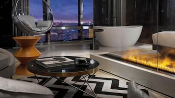 Panoramic Suite, City View | Gebar bulu kapas, peti besi dalam bilik, langsir/tirai gelap terus