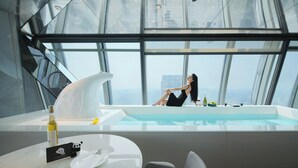 世野私家湯池套房-私享5米超大浴缸 | 羽絨被、房內夾萬、遮光窗簾/窗簾、隔音