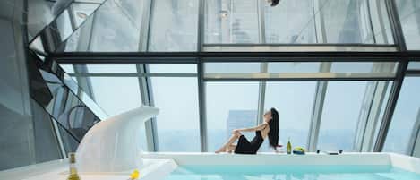 SEYA 270° Panoramic Suite with 5m Private Hot Tub