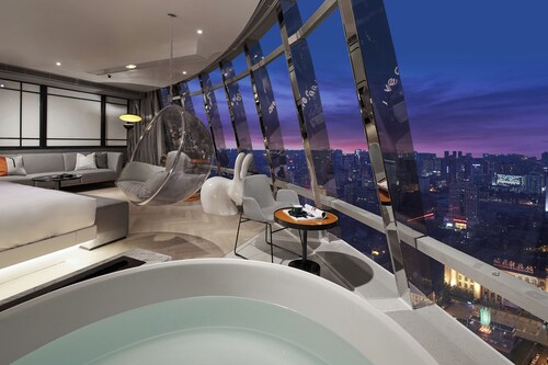 SEYA Panoramic Hotel - Chengdu Tianfu Square Chunxi Road - Managed by SEYA GROUP