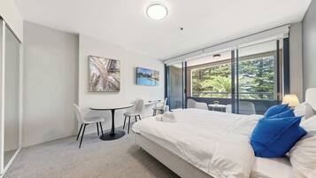 1 bedroom, desk, iron/ironing board, WiFi