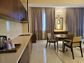 Private kitchen - CROWN APARTMENTS (Bakı)