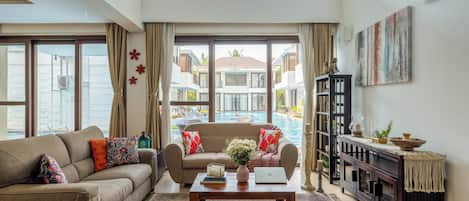 Villa, 3 Bedrooms, Pool View, Beachside | Living area