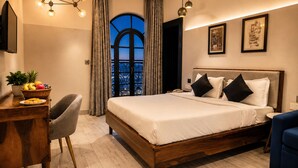  Noventa Bliss with Private Standing Balcony