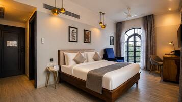 Noventa Regal Room with Dual Standing Balconies | Hypo-allergenic bedding, individually decorated, individually furnished