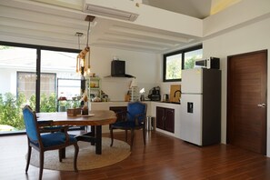 Biệt thự, 2 phòng ngủ, hút thuốc, hồ bơi riêng | Phòng ăn