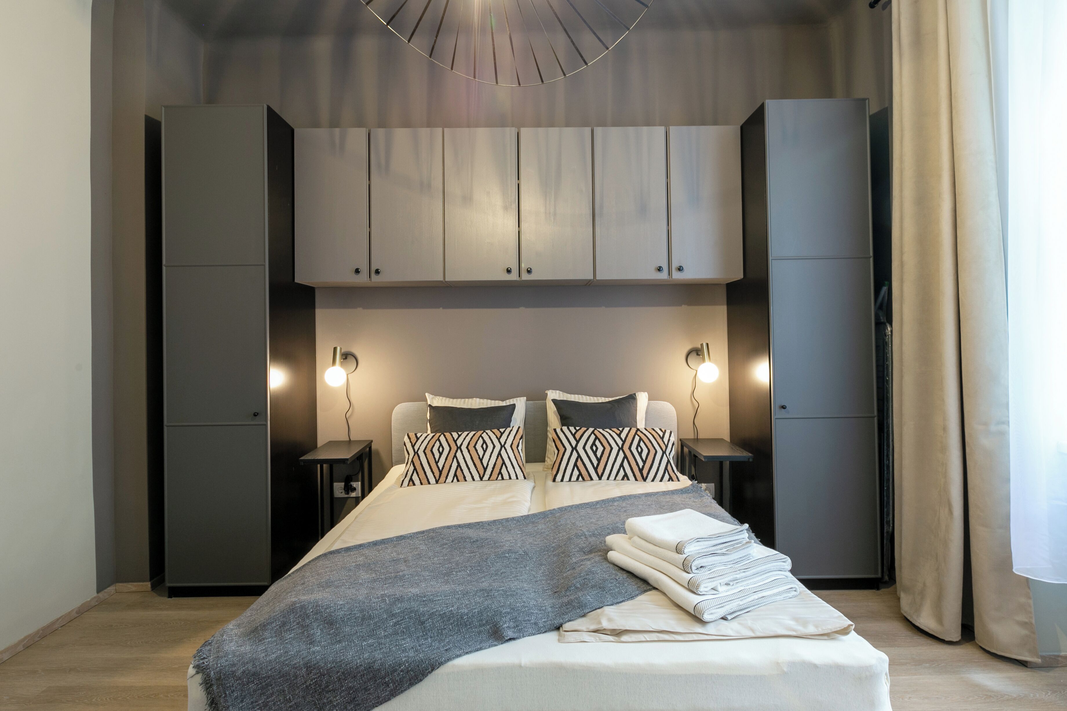 1 chambre, fer et planche à repasser, accès à Internet, literie fournie