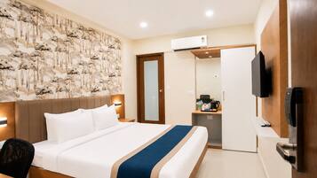 Superior Room | Premium bedding, desk, laptop workspace, free WiFi