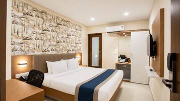 Superior Room | Premium bedding, desk, laptop workspace, free WiFi