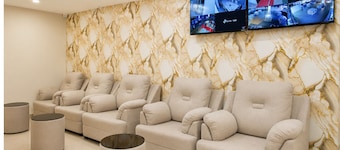 Hotel Eagle Empire