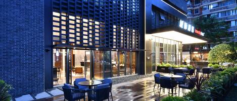 Chambre Double, non-fumeurs, vue ville | Terrasse/Patio