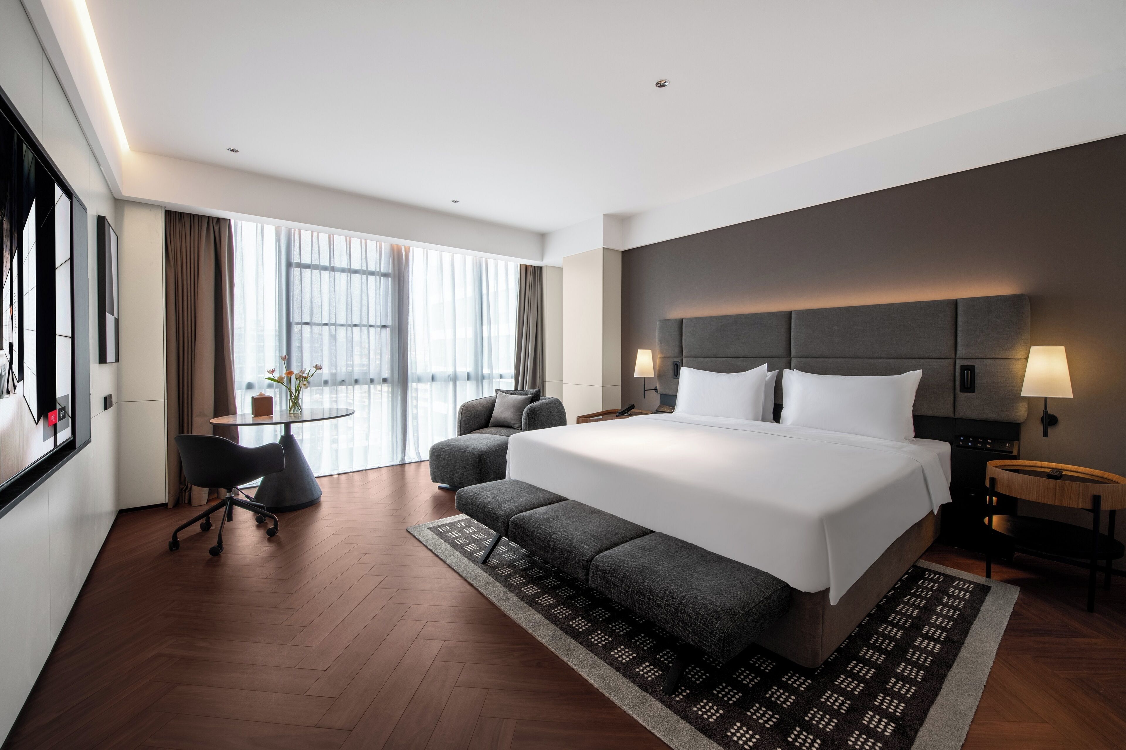 Executive Suite, City View