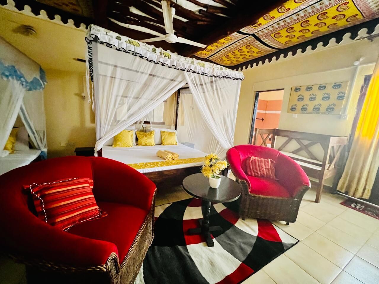 3 bedrooms, iron/ironing board, internet, bed sheets