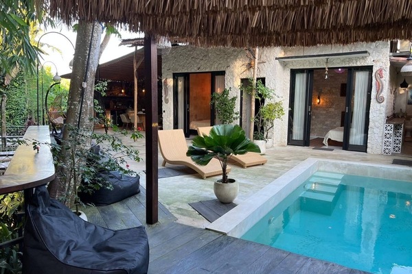 Outdoor pool, sun loungers
