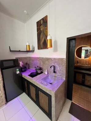 Private kitchen - Cozy Villa El BamboG with a private pool (Blahbatuh)