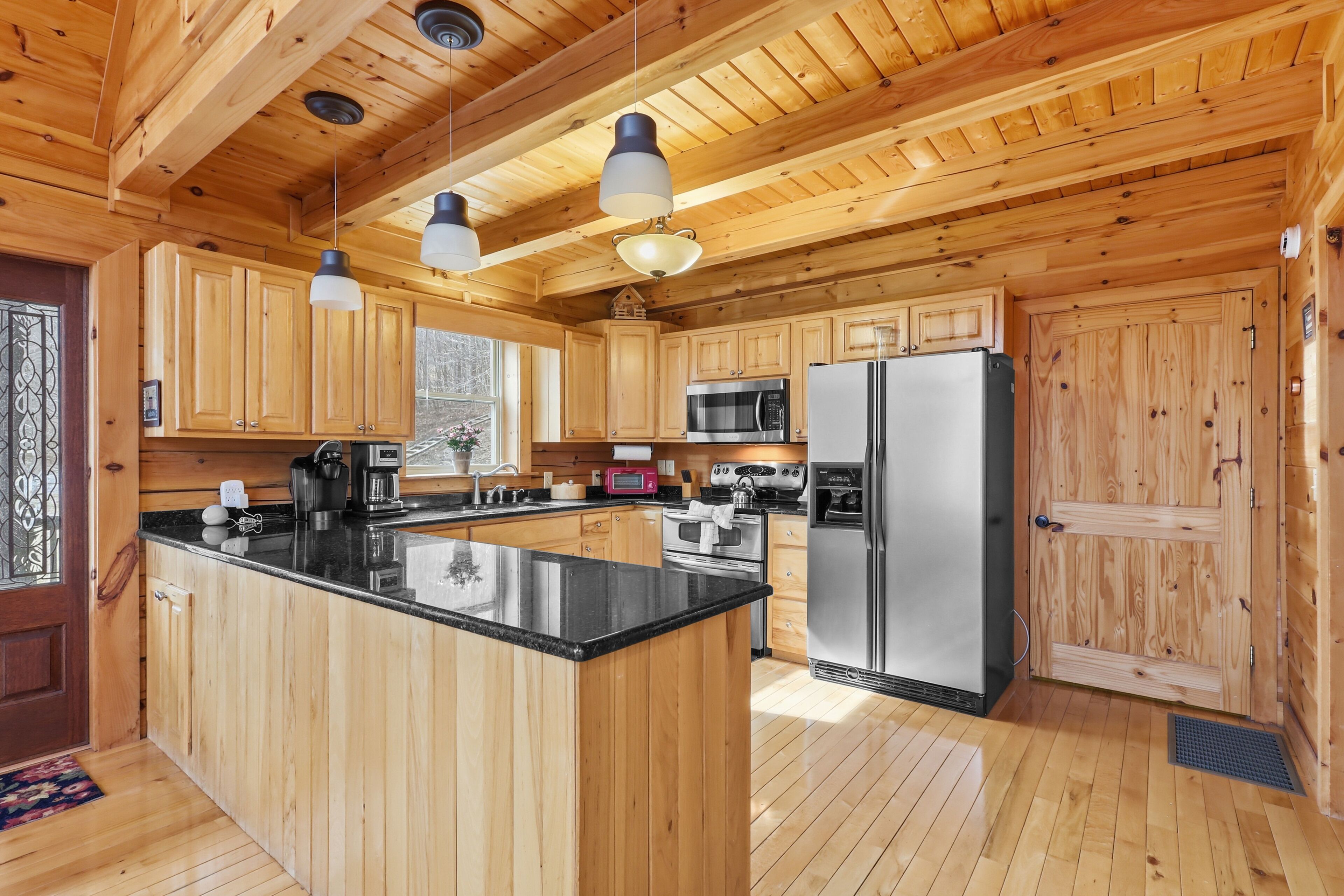 Coffee/tea maker, fridge, microwave, oven