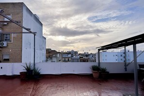 Terrace/patio - Modern Flat in Mairena • Easy Access to Historic Seville (Mairena del Aljarafe)
