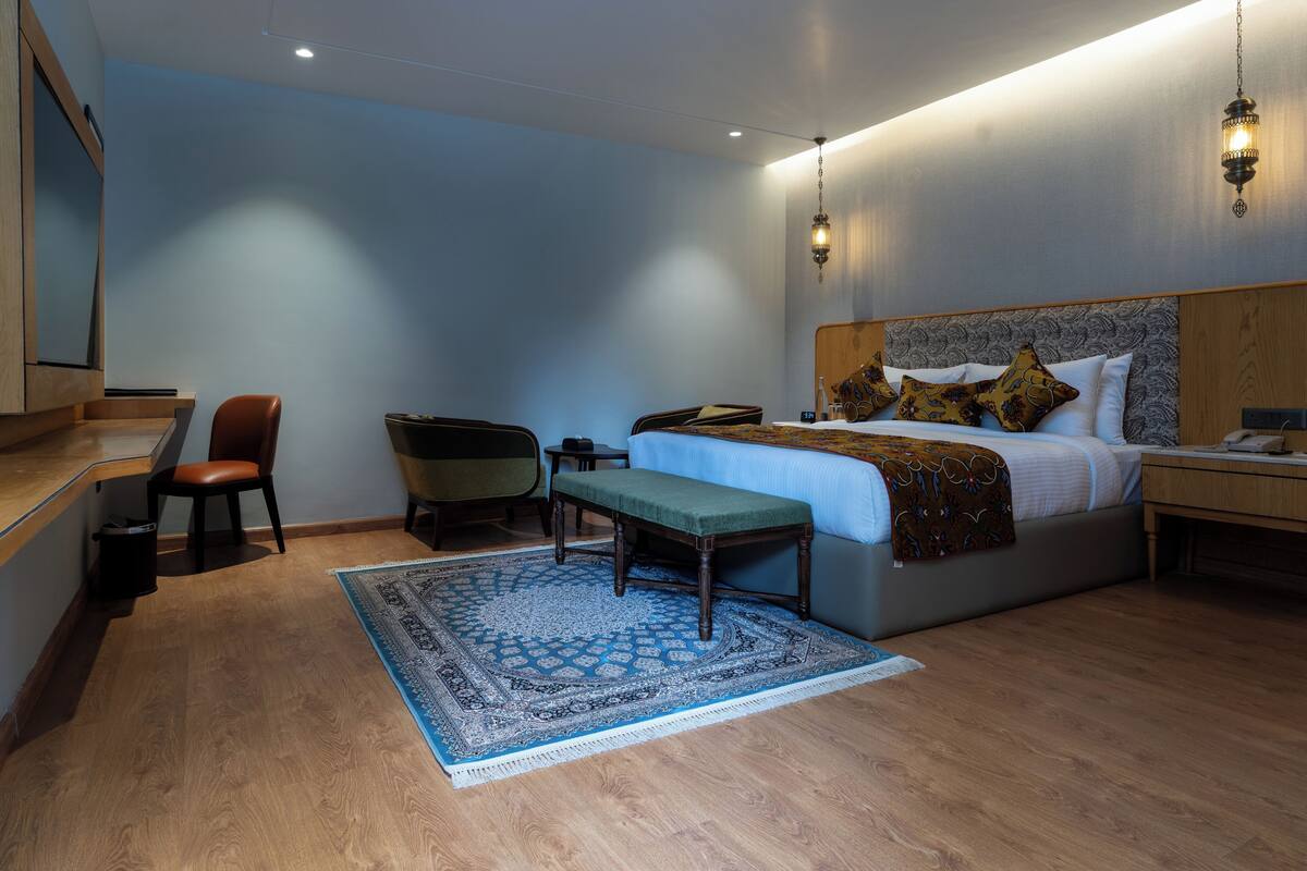Deluxe Double With Balcony | Bộ đồ giường kháng dị ứng, minibar, màn/rèm cản sáng, phòng cách âm 