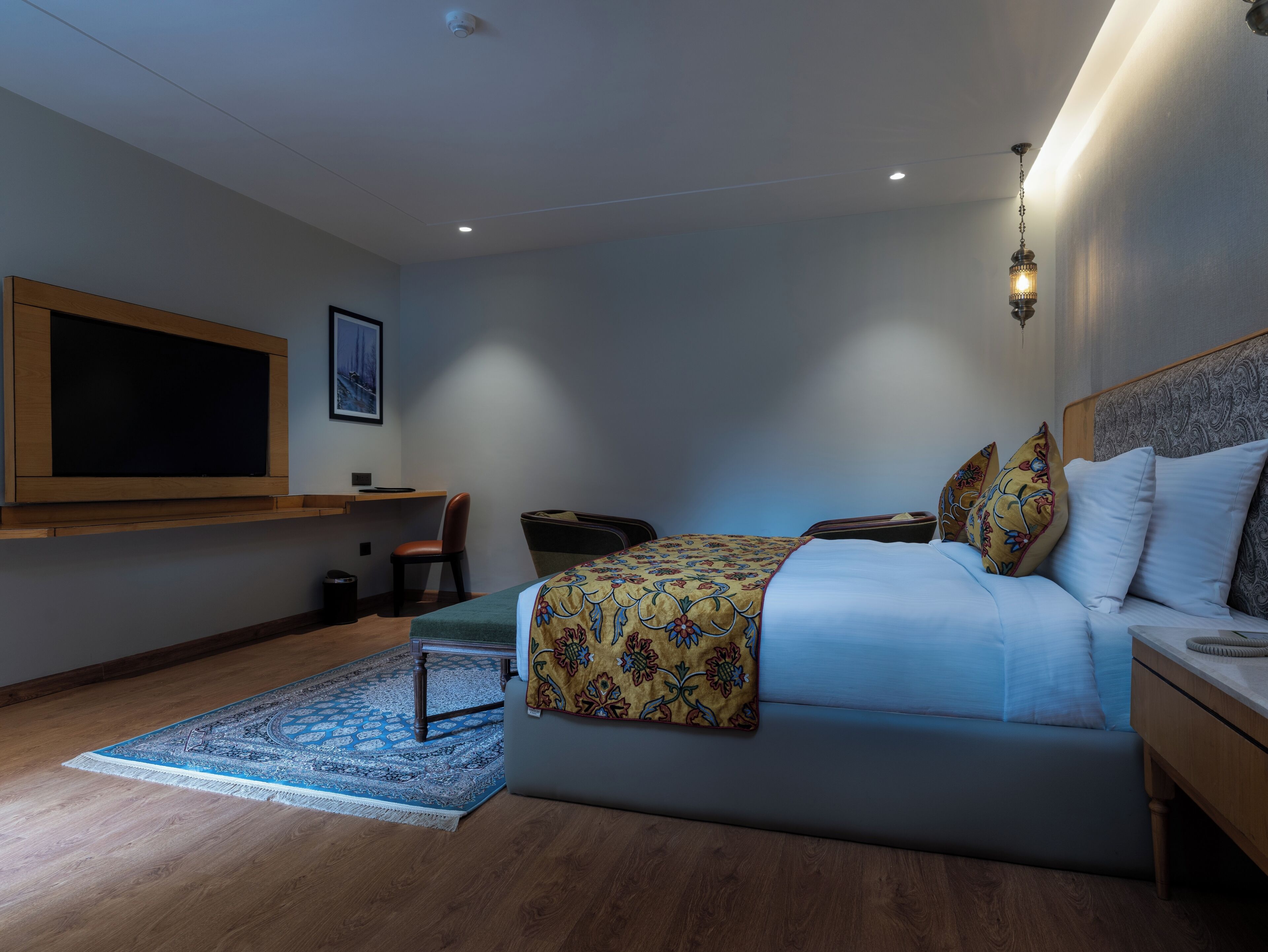 Deluxe Double With Balcony | Hypo-allergenic bedding, minibar, blackout drapes, soundproofing