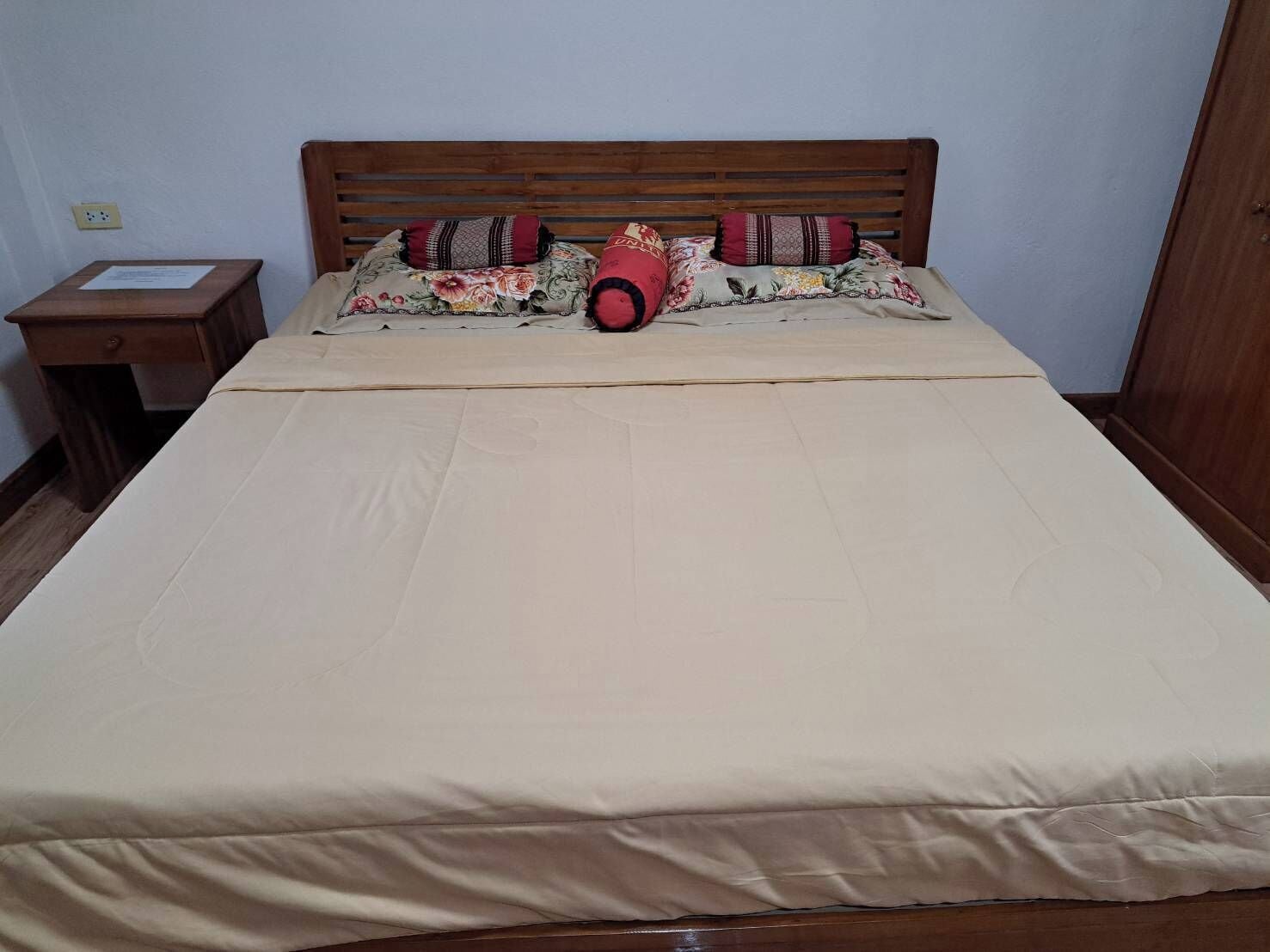 Standardzimmer, 1 King-Bett | Kostenloses WLAN, Bettwäsche