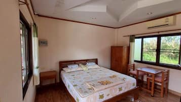 Standard Room, 1 King Bed | Free WiFi, bed sheets