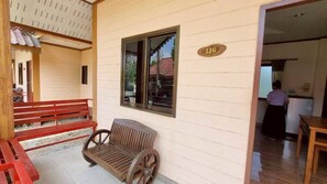 Living area - Sinsawat Resort (Uttaradit)