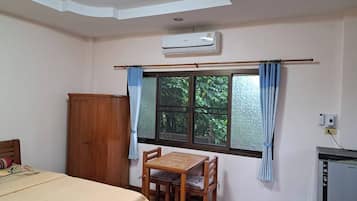 Habitación estándar, 1 cama de matrimonio grande | Wifi gratis y ropa de cama