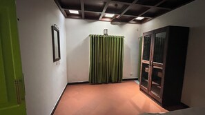 Classic Double Room | Interior - Colonial Canopy (Horur)