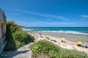 Vlak bij het strand