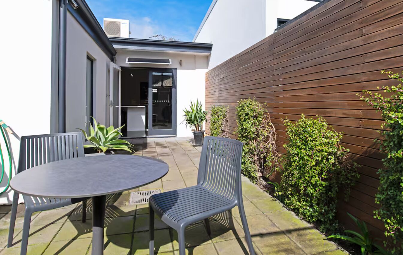 City House, Patio | Outdoor dining