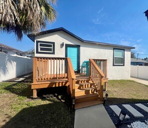 Terrace/patio - Newly Remodeled Home in the Heart of St. Pete (St. Petersburg)