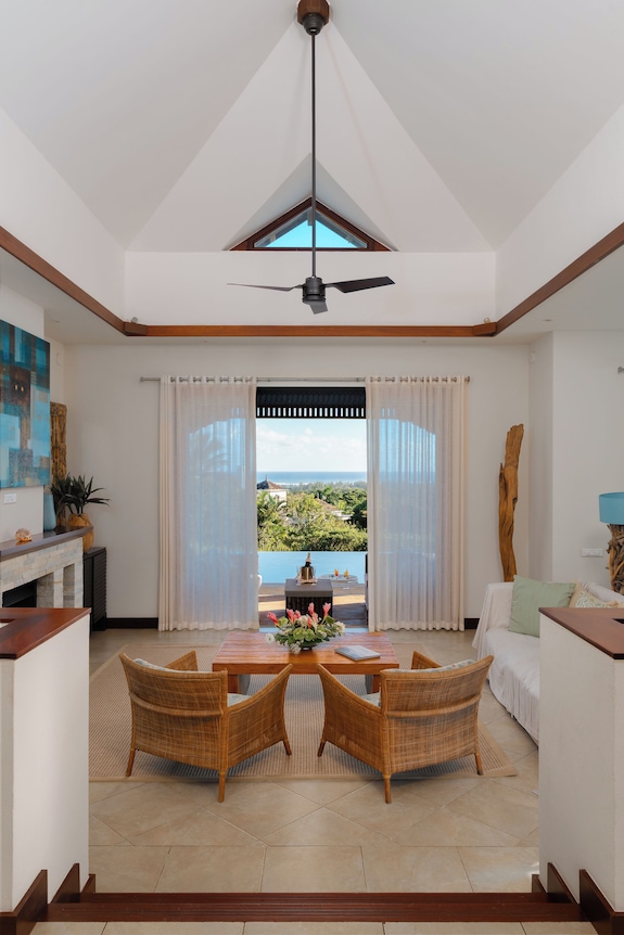 Ocean-view 3-bedroom Villa / Infinity Pool & Sunset Terrace - Mauritius