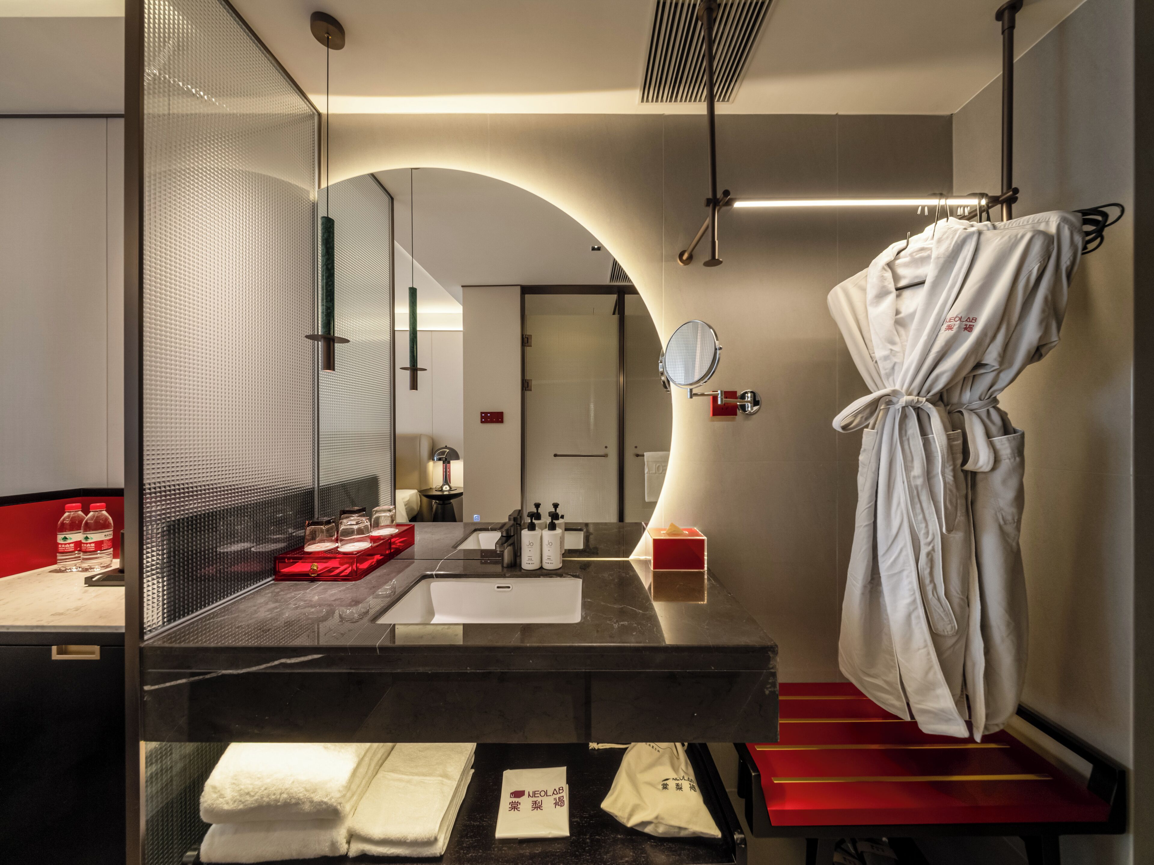 Grand-Zweibettzimmer, Nichtraucher, Zimmerreinigung | Badezimmer | Badewanne und Dusche (separat), Haartrockner, Hausschuhe, Handtücher