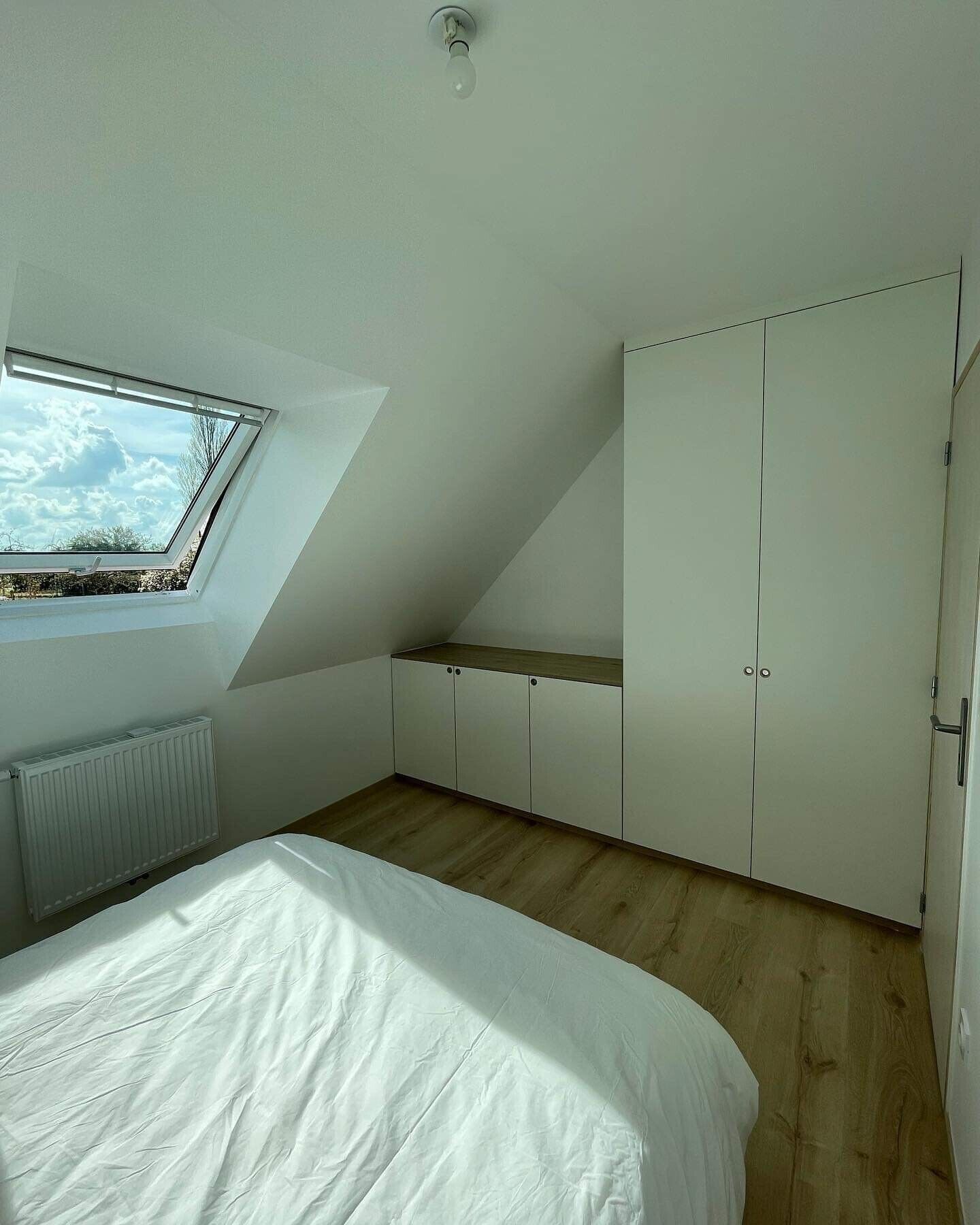 4 bedrooms, iron/ironing board, Internet, bed sheets