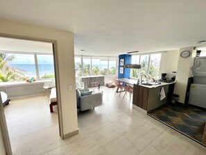 Interior - U-go Faro Tequendema (Cartagena)