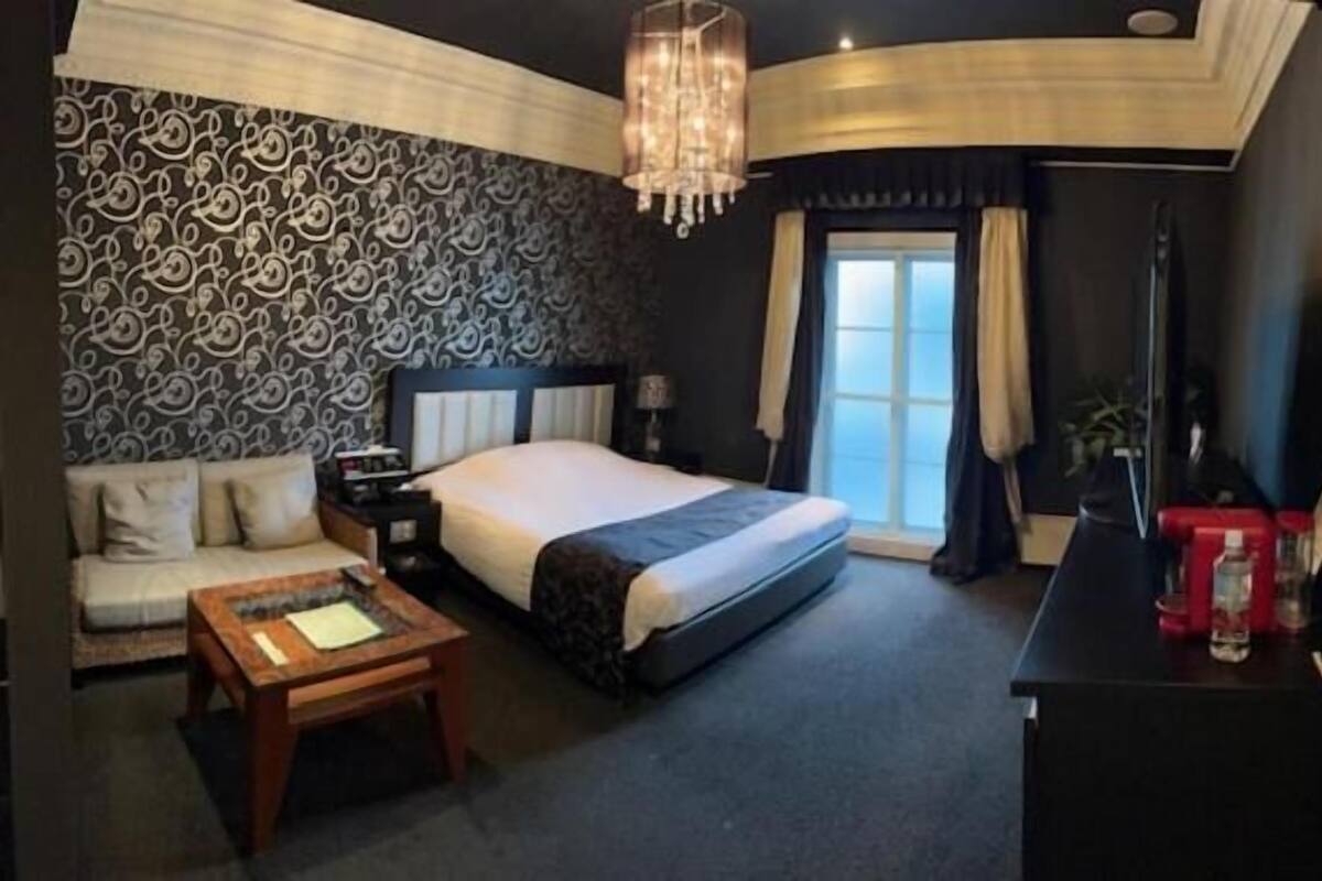 Quarto casal econômico, para fumantes, banheiro privativo