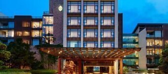 Intercontinental Hotels Onethousand Island Lake Resort by IHG