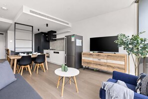 Apartment (2 Bedrooms) | Interior - Modern 2BR Apt w Parking Near Melbourne Central (Melbourne)