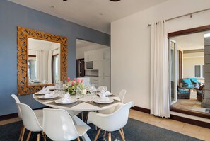 Dining - Spacious 4-Bedroom Ocean View Villa / Infinity Pool & Outdoor Living (Bel Ombre)