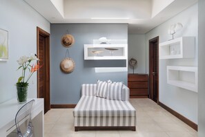 Living area - Spacious 4-Bedroom Ocean View Villa / Infinity Pool & Outdoor Living (Bel Ombre)